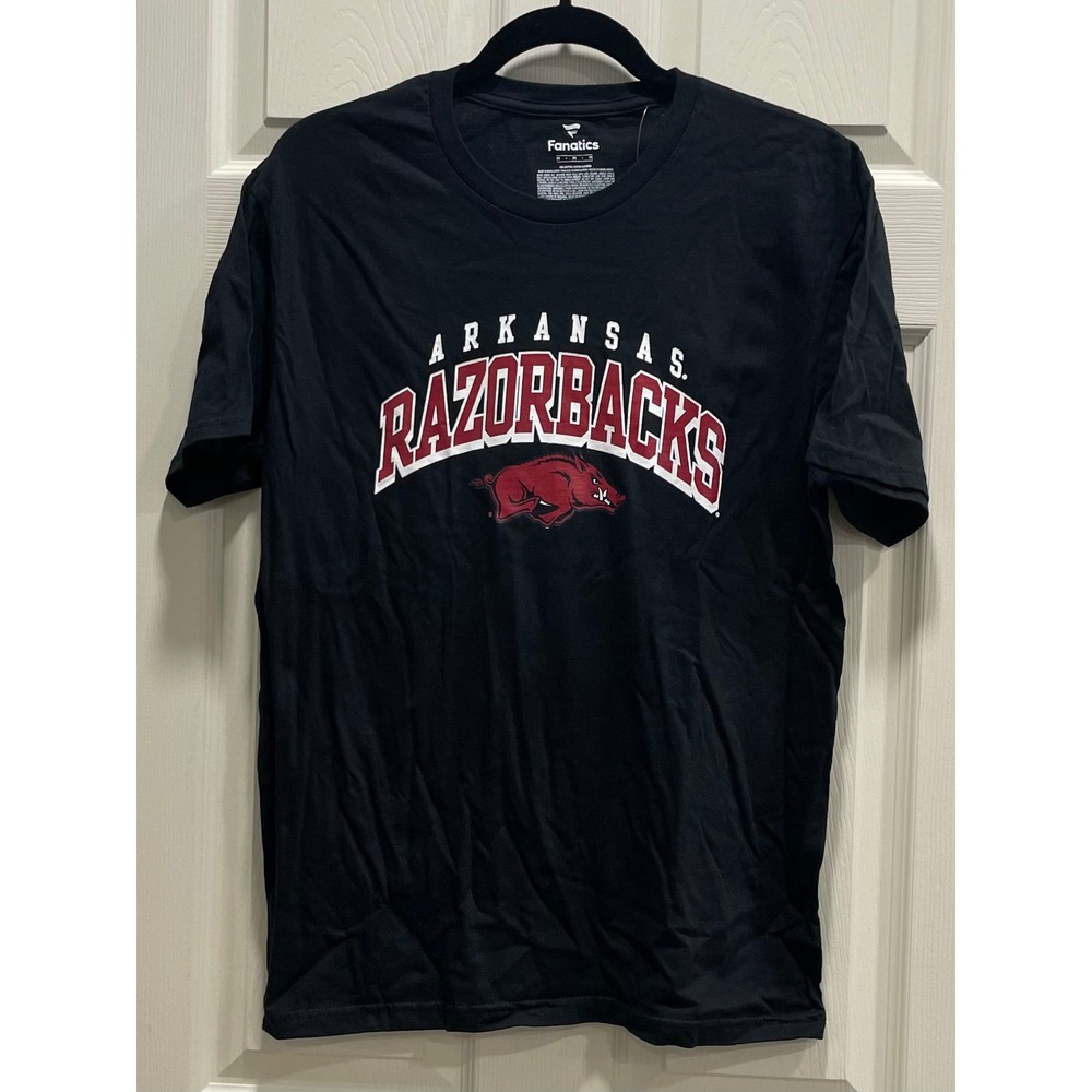 NWT Fanatics Arkansas Razorbacks T-Shirt Mens Medium Black NCAA Graphic Tee
